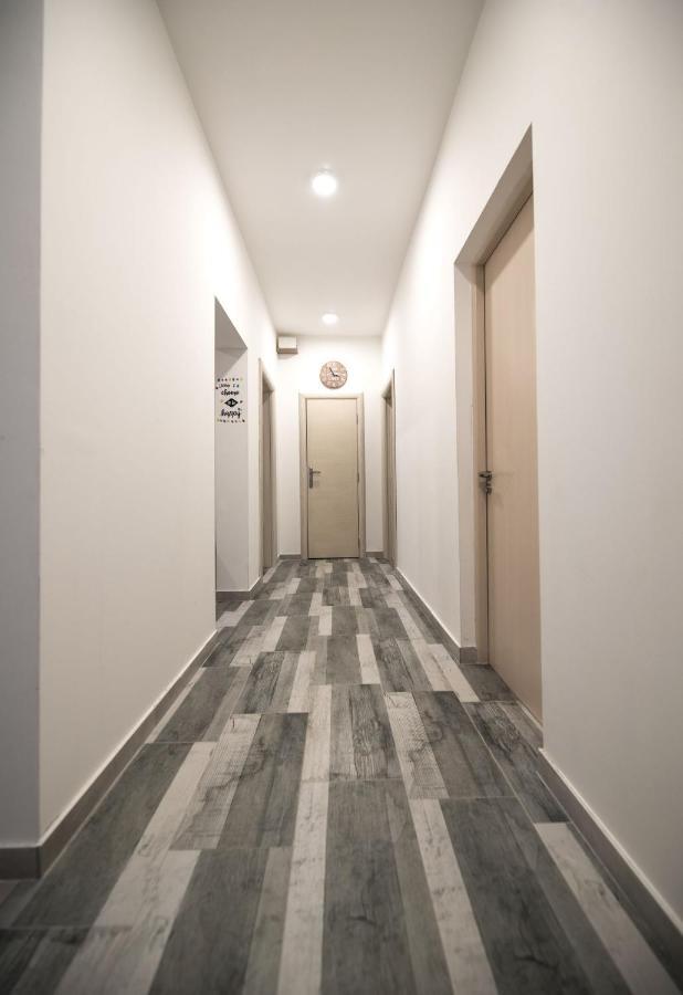 Hostel Evropa Nikšić Zewnętrze zdjęcie
