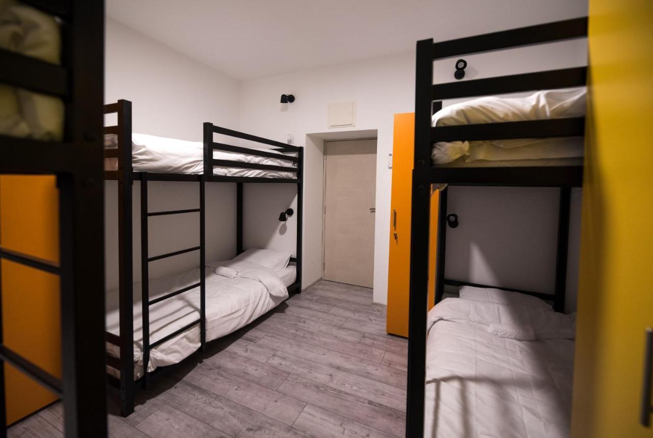 Hostel Evropa Nikšić Zewnętrze zdjęcie