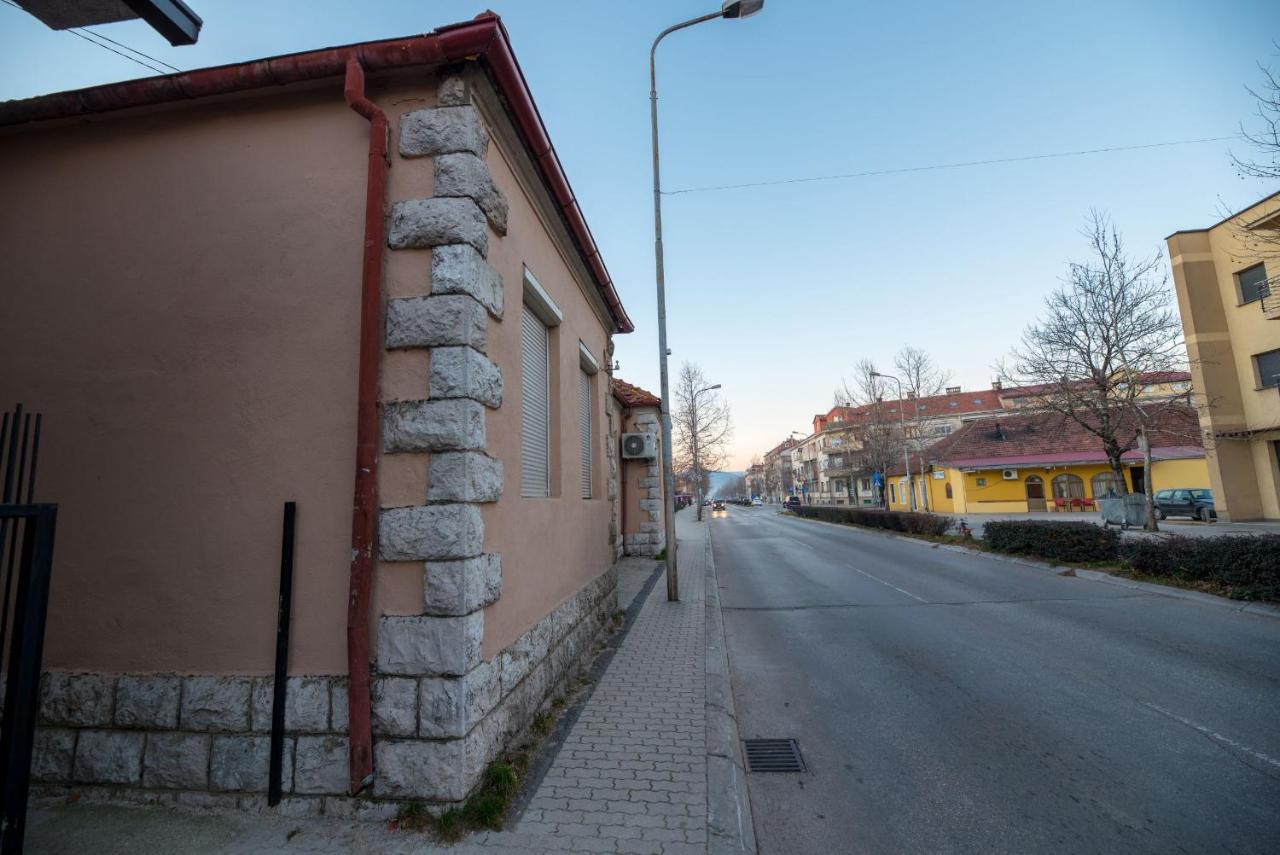 Hostel Evropa Nikšić Zewnętrze zdjęcie