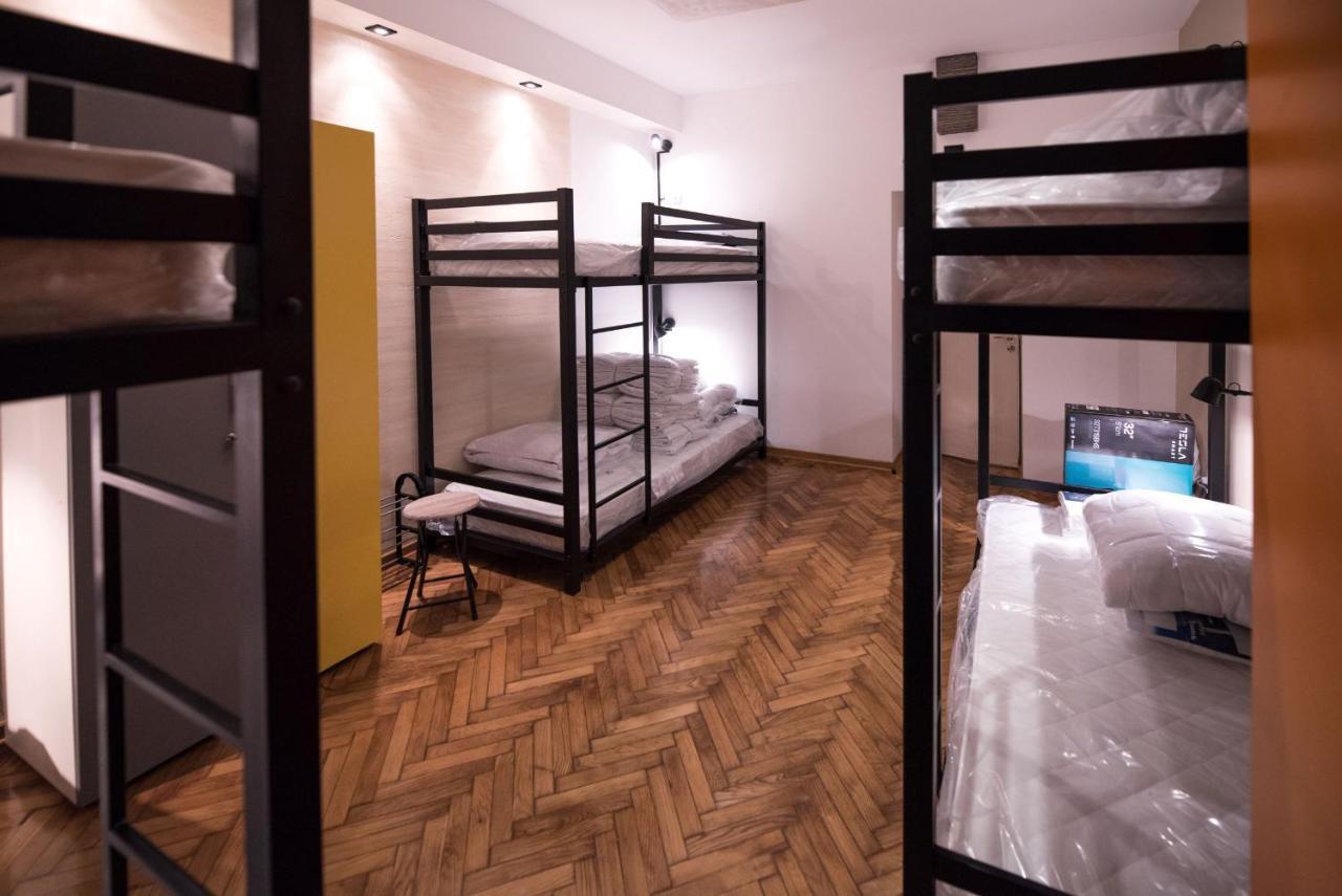 Hostel Evropa Nikšić Zewnętrze zdjęcie