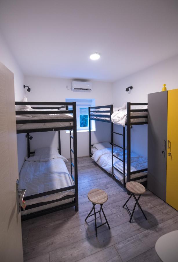 Hostel Evropa Nikšić Zewnętrze zdjęcie