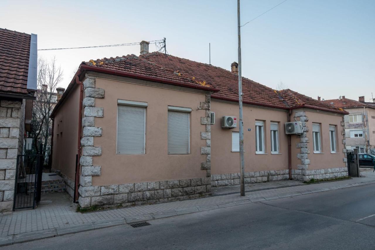 Hostel Evropa Nikšić Zewnętrze zdjęcie