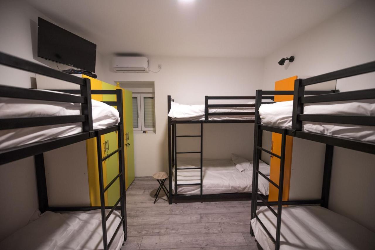 Hostel Evropa Nikšić Zewnętrze zdjęcie